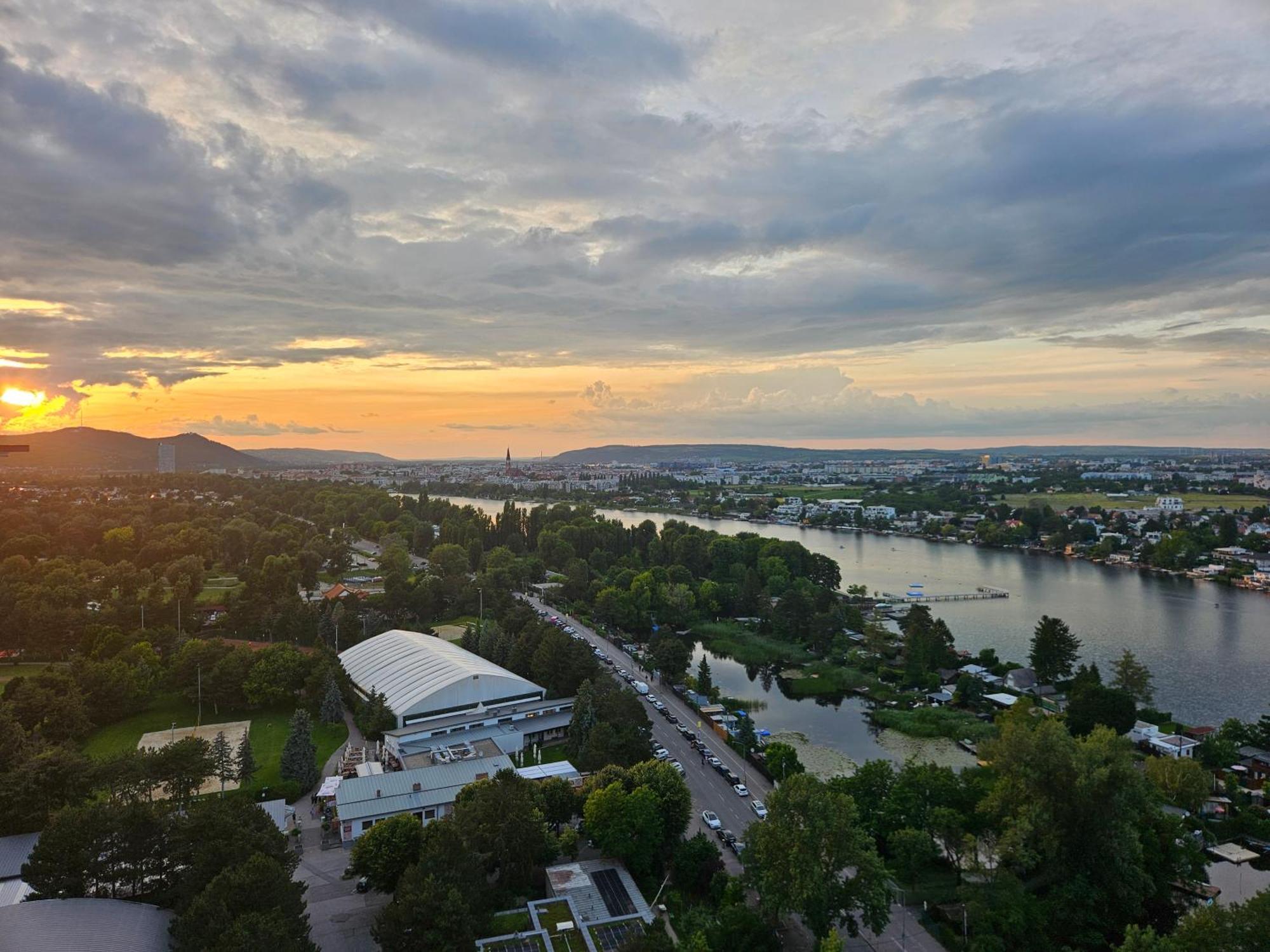 Yuki's Place - Un-vic, Danube And Subway Near To Downtown Appartamento *